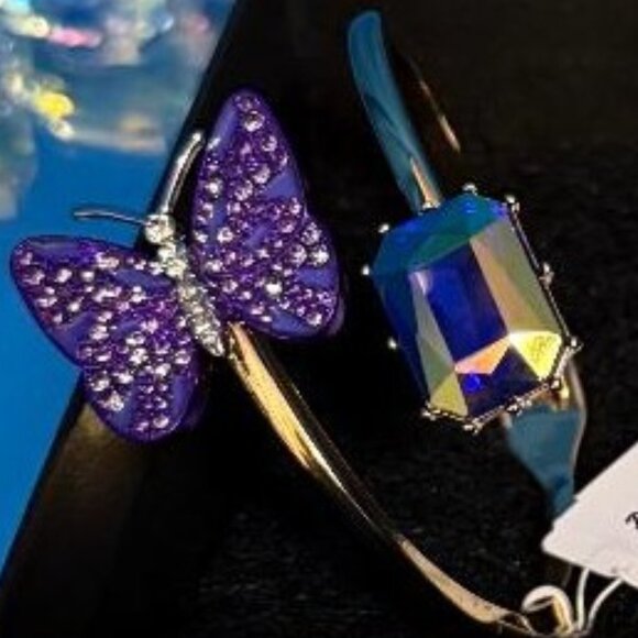 NEW BETSEY JOHNSON PURPLE BUTTERFLY & IRIDESCENT JEWEL GEM TYPE HINGED BRACELET - Picture 13 of 13
